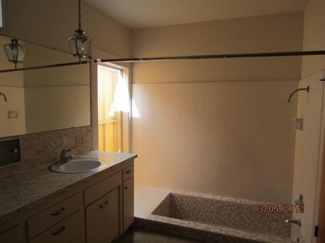 136 West Myrtle Avenue Reedley, CA 93654 - Photo 15 of 20 Gallery Image 15