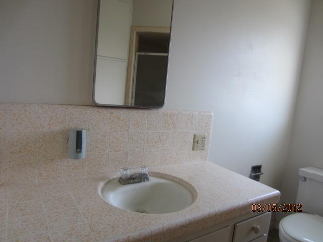 136 West Myrtle Avenue Reedley, CA 93654 - Photo 17 of 20 Gallery Image 17