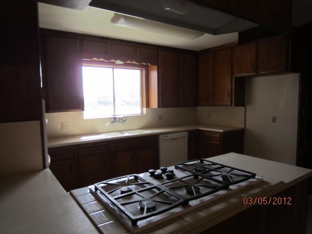136 West Myrtle Avenue Reedley, CA 93654 - Photo 6 of 20 Gallery Image 6