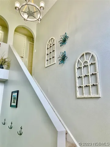 a view of livingroom with furniture