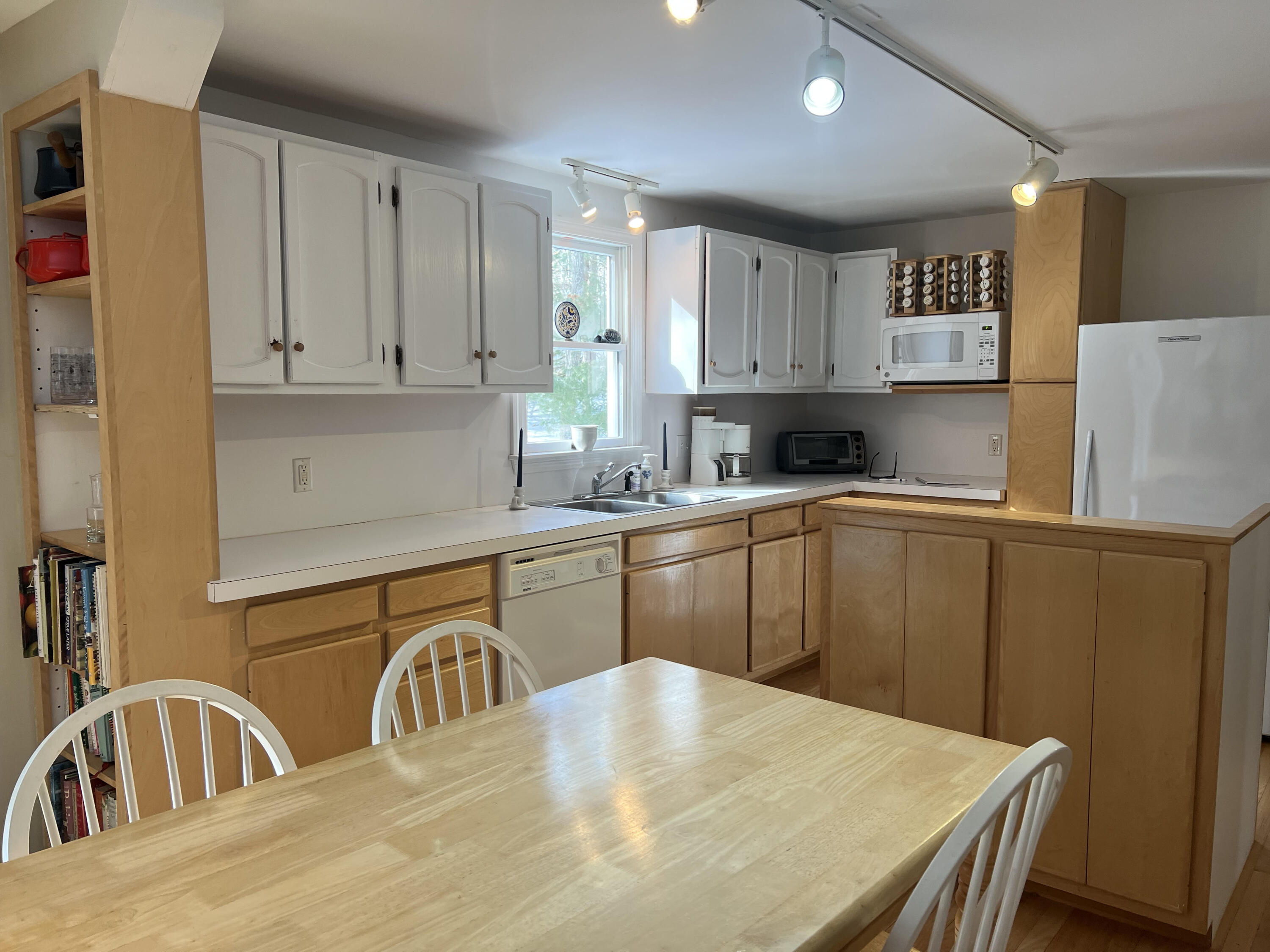 19 Marrick Court Centerville, MA 02632 - Photo 14 of 42 marri kit 5