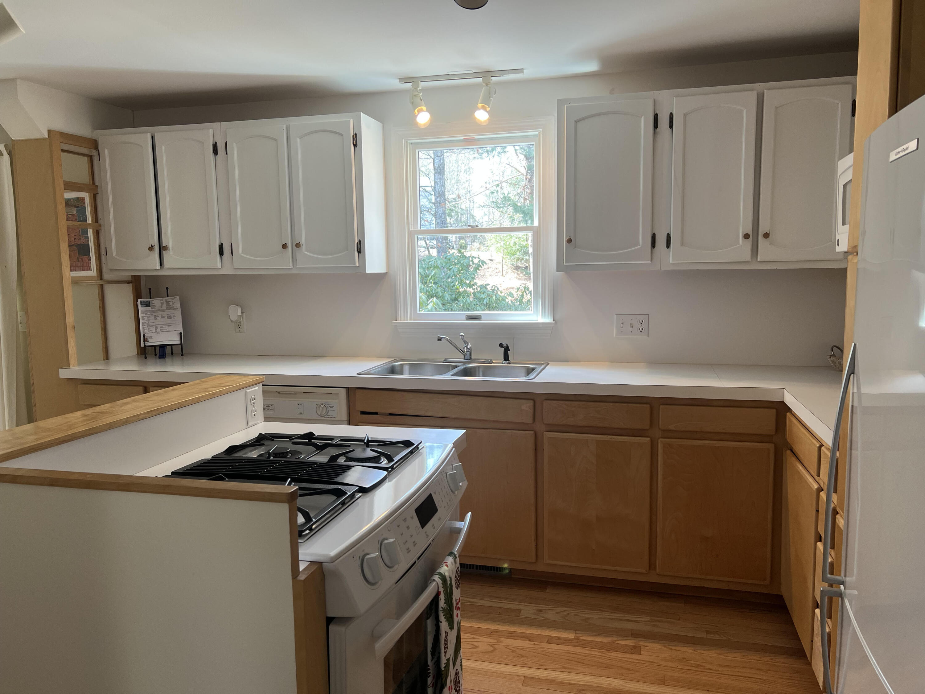 19 Marrick Court Centerville, MA 02632 - Photo 10 of 42 Mar Kitch Best