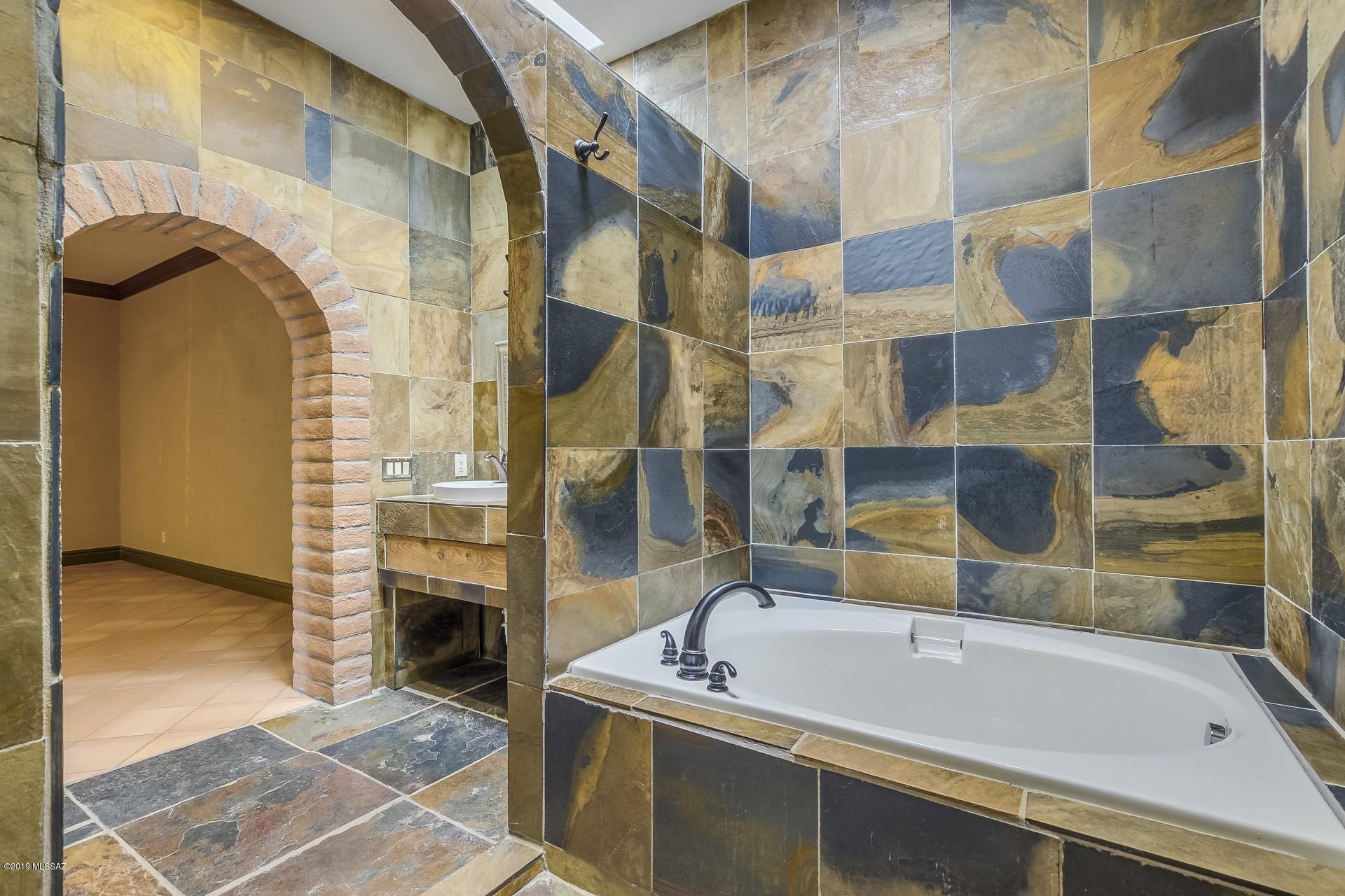 4650 East Edwin Road Tucson, AZ 85739 - Photo 16 of 22 Gallery Image 16