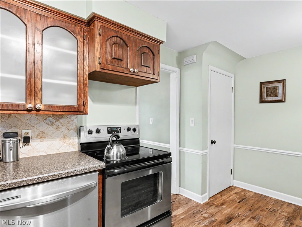 1660 Wiltshire Road Akron, OH 44313 - Photo 10 of 28