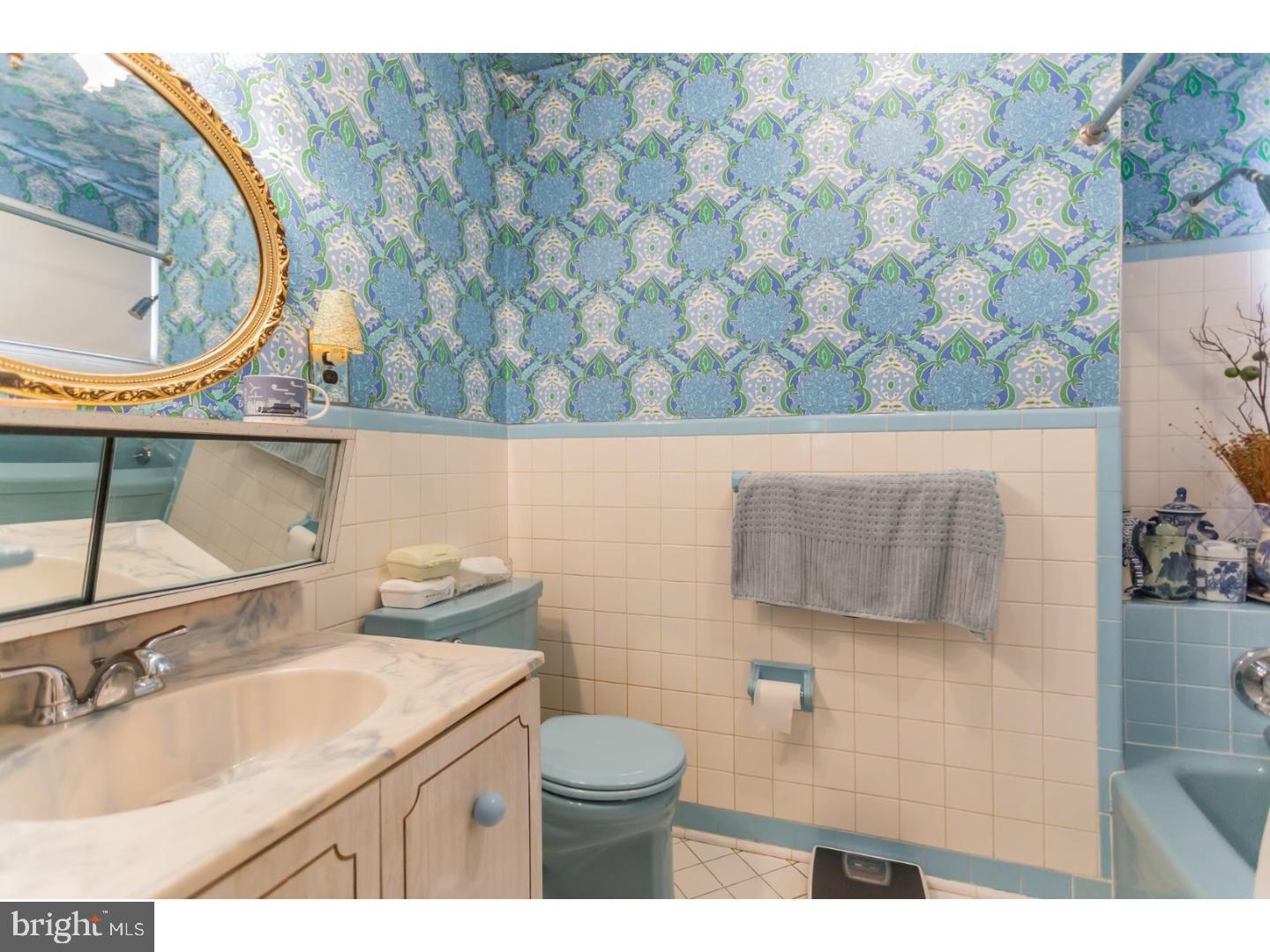 9264 Darlington Road Philadelphia, PA 19115 - Photo 15 of 25 Bathroom