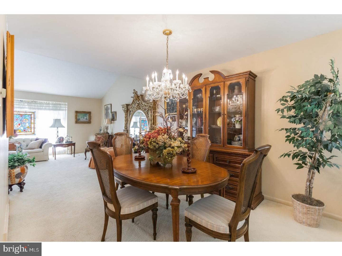 9264 Darlington Road Philadelphia, PA 19115 - Photo 5 of 25 Dining Room