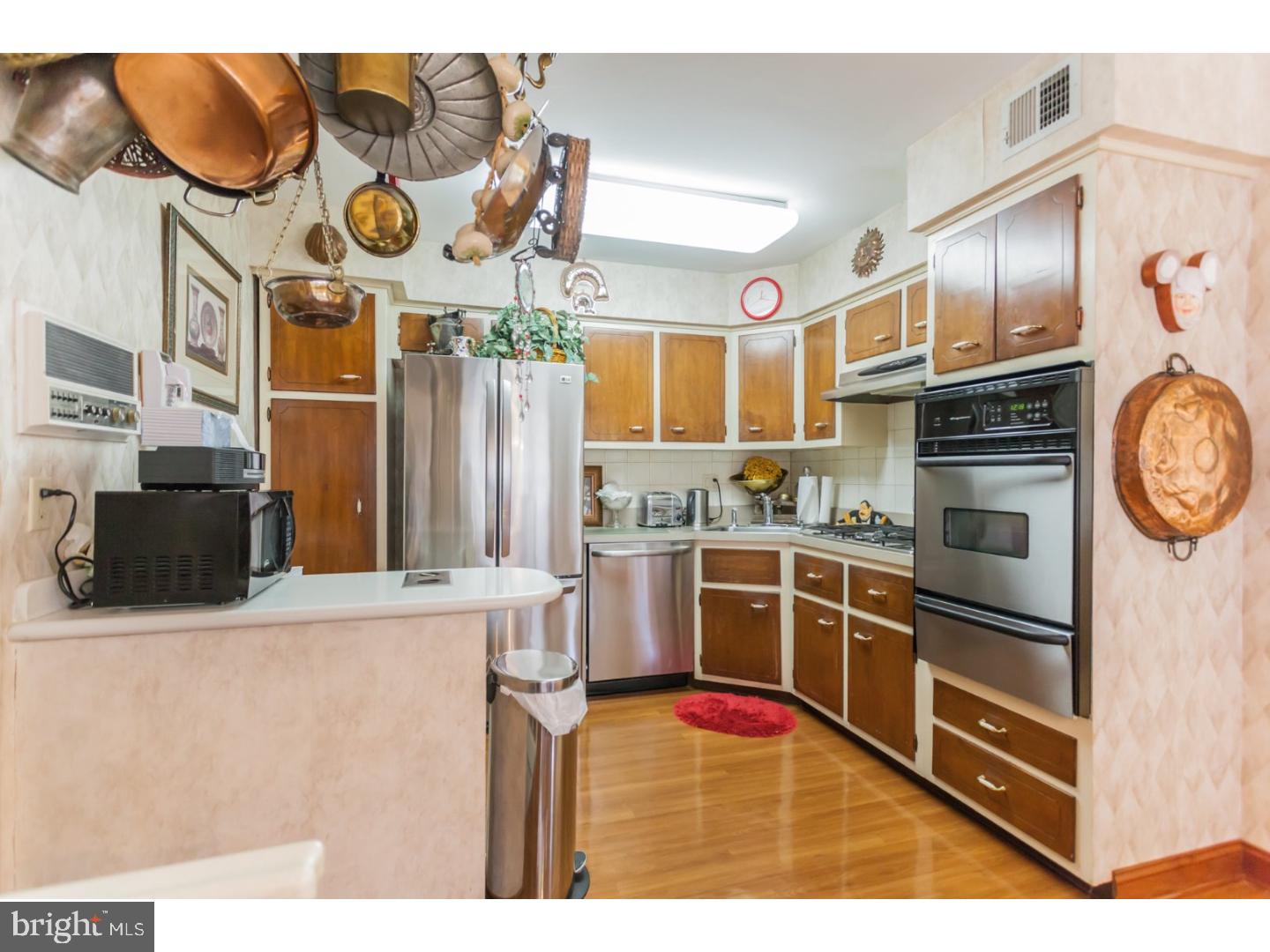 9264 Darlington Road Philadelphia, PA 19115 - Photo 9 of 25 Kitchen