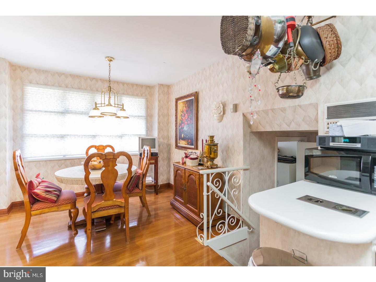9264 Darlington Road Philadelphia, PA 19115 - Photo 10 of 25 Kitchen