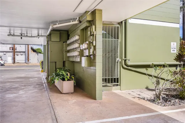 $310,000 | 906 Lehua Avenue, Unit A306, Pearl City, HI 96782