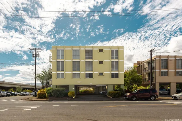 $310,000 | 906 Lehua Avenue, Unit A306, Pearl City, HI 96782