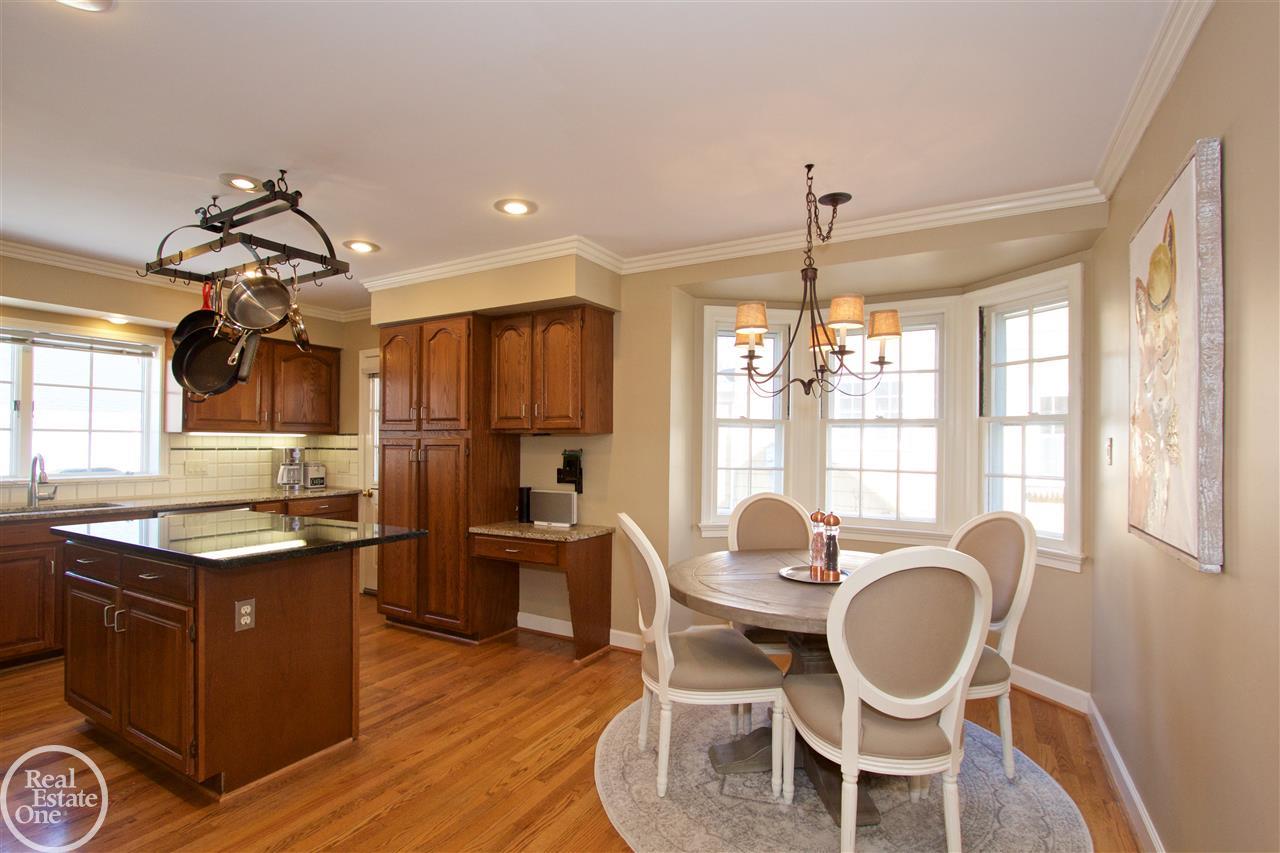 1147 Harvard Road Grosse Pointe, MI 48230 - Photo 5 of 48 31342989-4.JPG