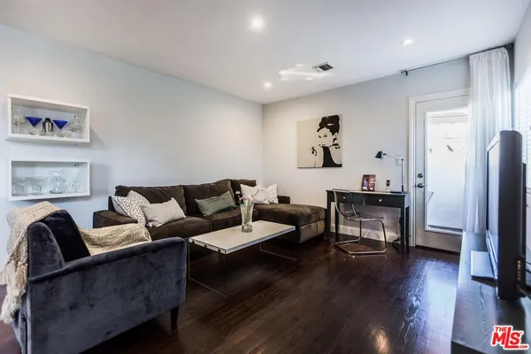 $3,000 | 4409 Irvine Avenue, North Hollywood, CA 91602