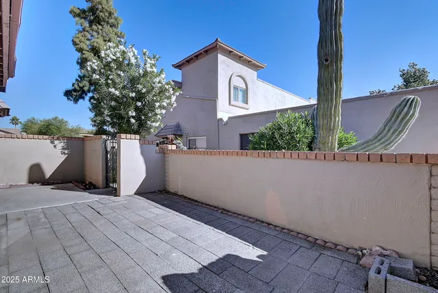 a house view with a outdoor space