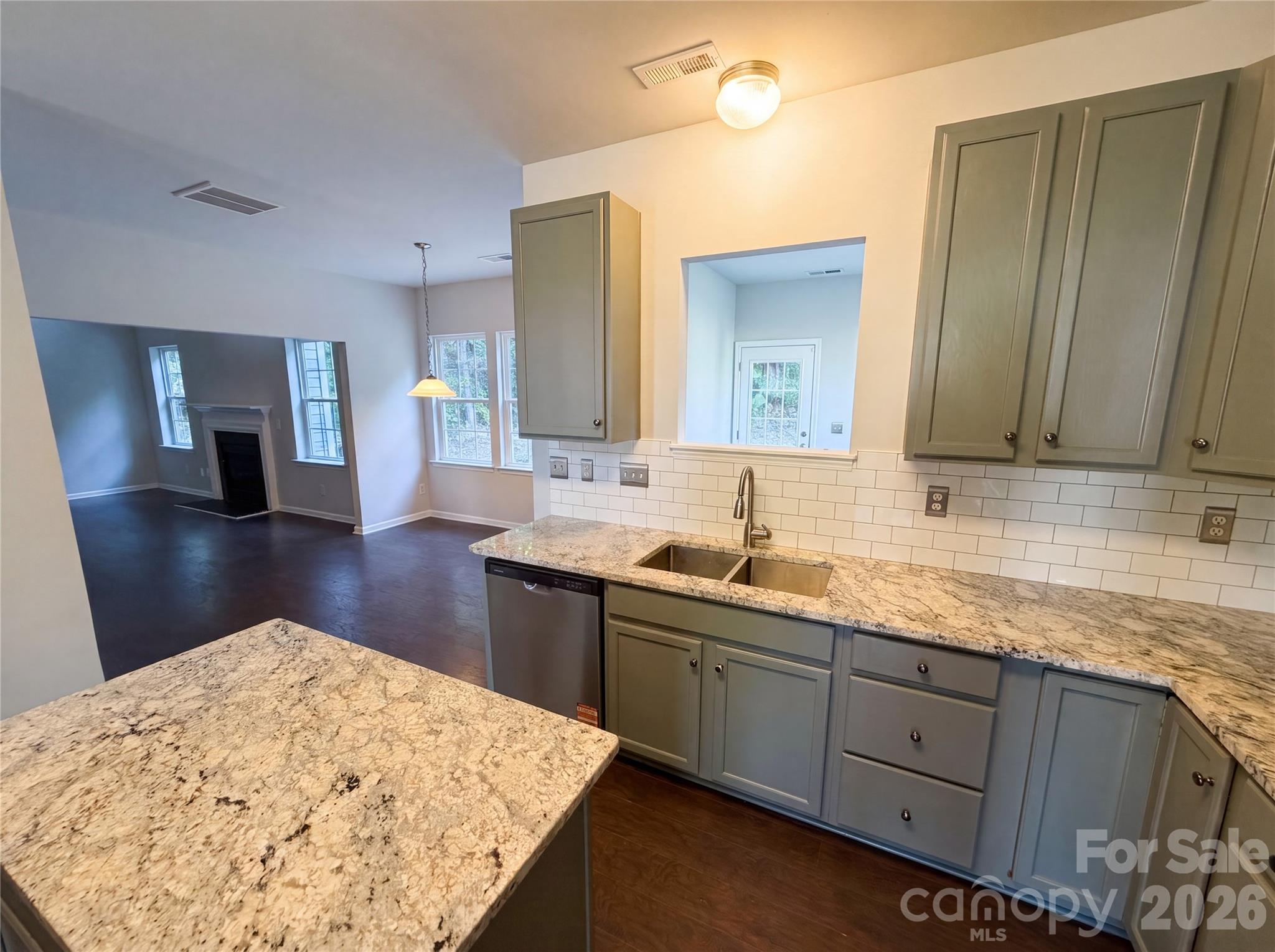2007 Turtle Point Road Charlotte, NC 28262 - Photo 7 of 26