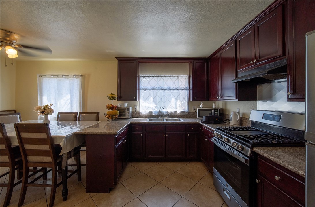 409 West Cedar Street Compton, CA 90220 - Photo 4 of 5