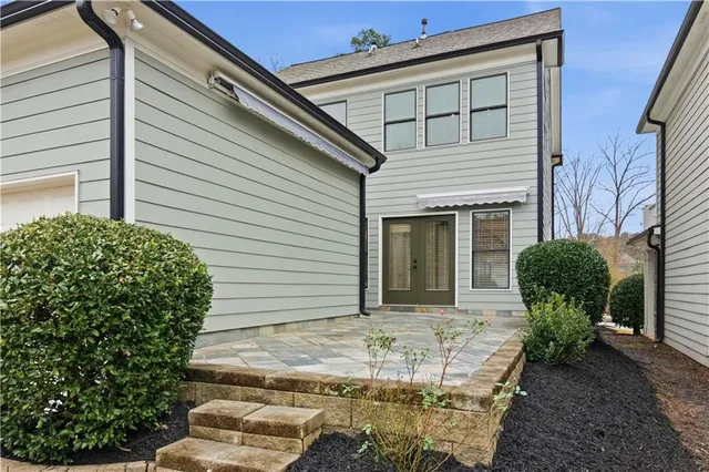 a car parked in front of a building