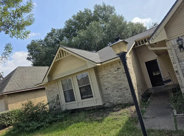 $1,900 | 14319 Whitecross Drive, Houston, TX 77083