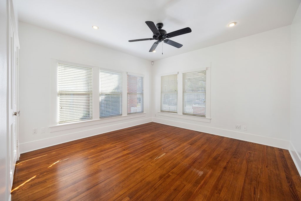 731 Key Street Houston, TX 77009 - Photo 16 of 30 Large secondary bedroom with tons of natural light