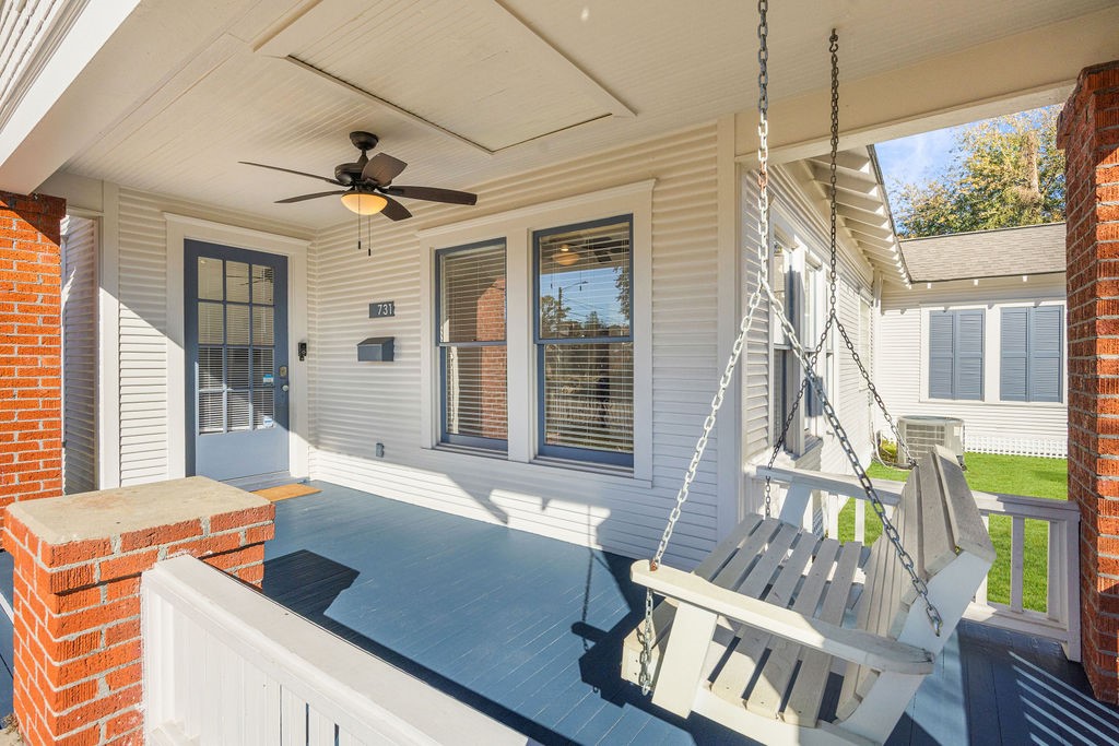 731 Key Street Houston, TX 77009 - Photo 3 of 30 Morning coffee in the front porch swing