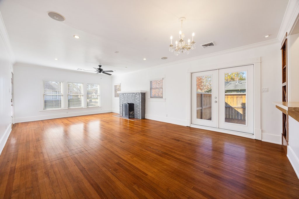 731 Key Street Houston, TX 77009 - Photo 5 of 30 Ideal for entertainment, this family room offers ample space for family and friends gatherings