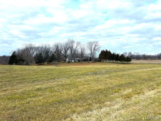 $199,000 | 214 Highway 67, Carrollton, IL 62016