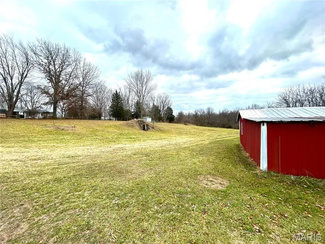 $199,000 | 214 Highway 67, Carrollton, IL 62016