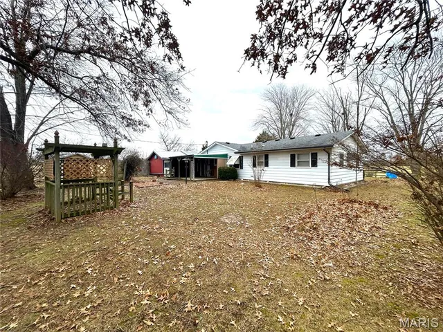 $199,000 | 214 Highway 67, Carrollton, IL 62016