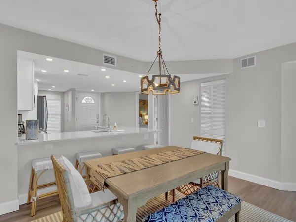 $9,000 | 2700 Ocean Drive, Unit 307, Vero Beach, FL 32963