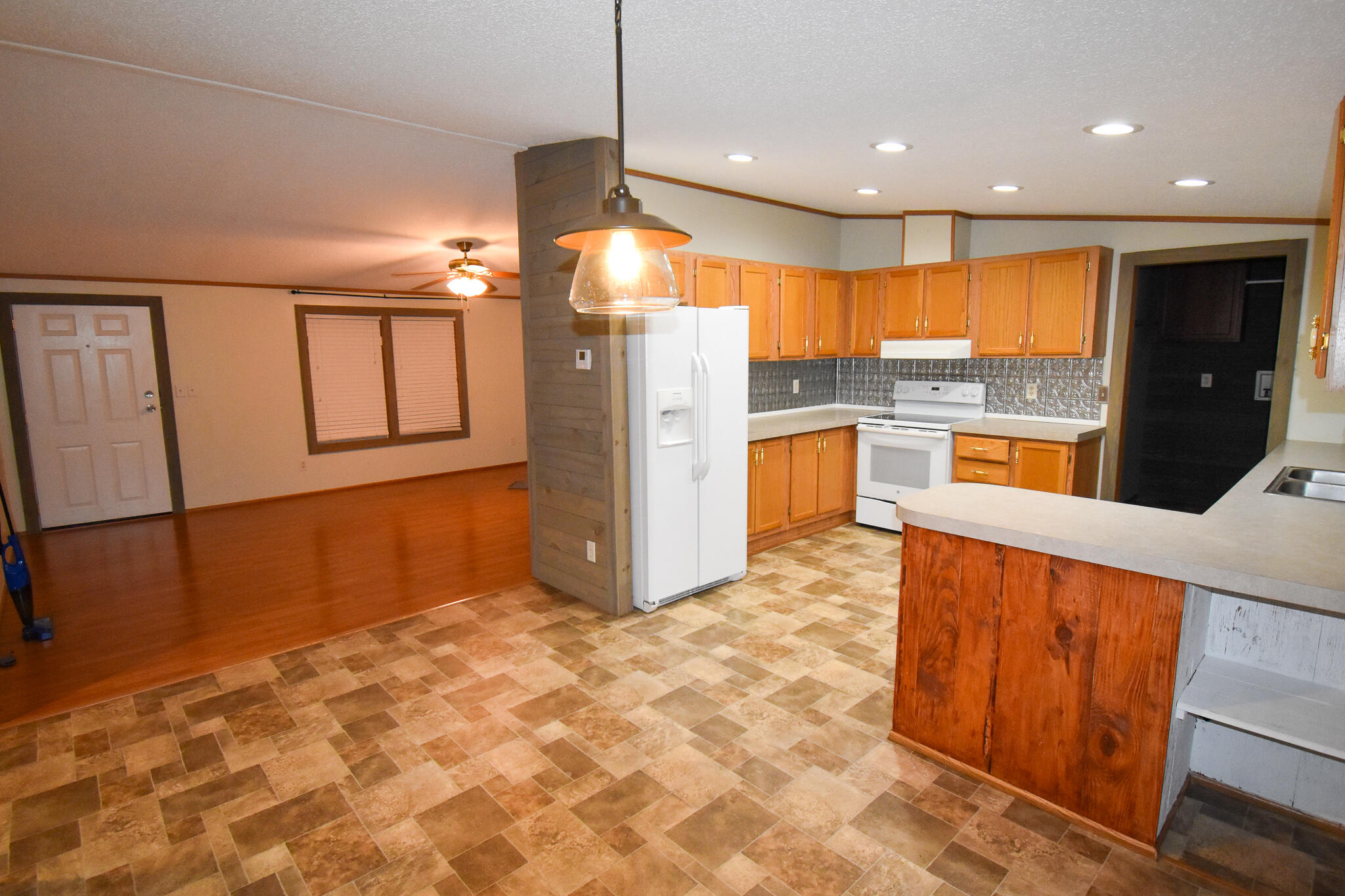 210 Three Oaks Road Irvine, KY 40336 - Photo 8 of 25 DSC_0052