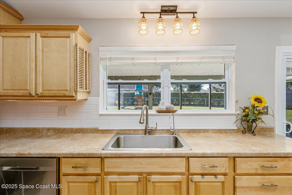 1050 Emerald Road Southeast Palm Bay, FL 32909 - Photo 17 of 63 18-1050-Emerald-202