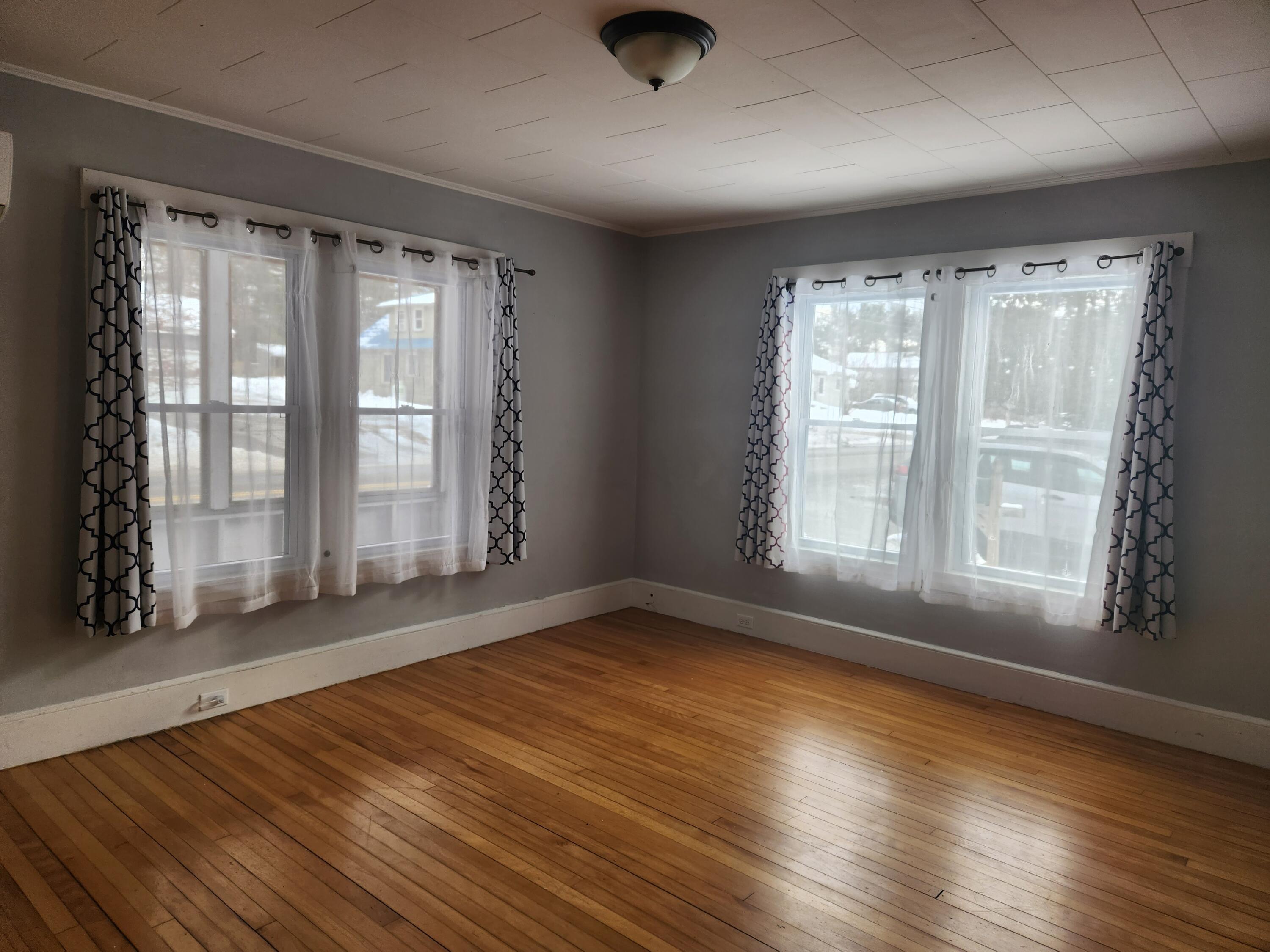 150 High Street Paris, ME 04281 - Photo 17 of 24 Living rm