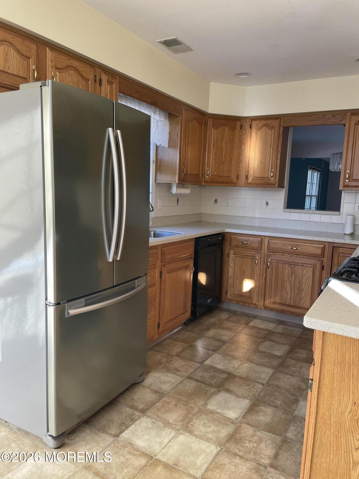 1586 Crimson Road Toms River, NJ 08755 - Photo 3 of 22 IMG_0091