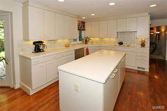 12849 Huntercreek Road St. Louis, MO 63131 - Photo 8 of 28 Gallery Image 8