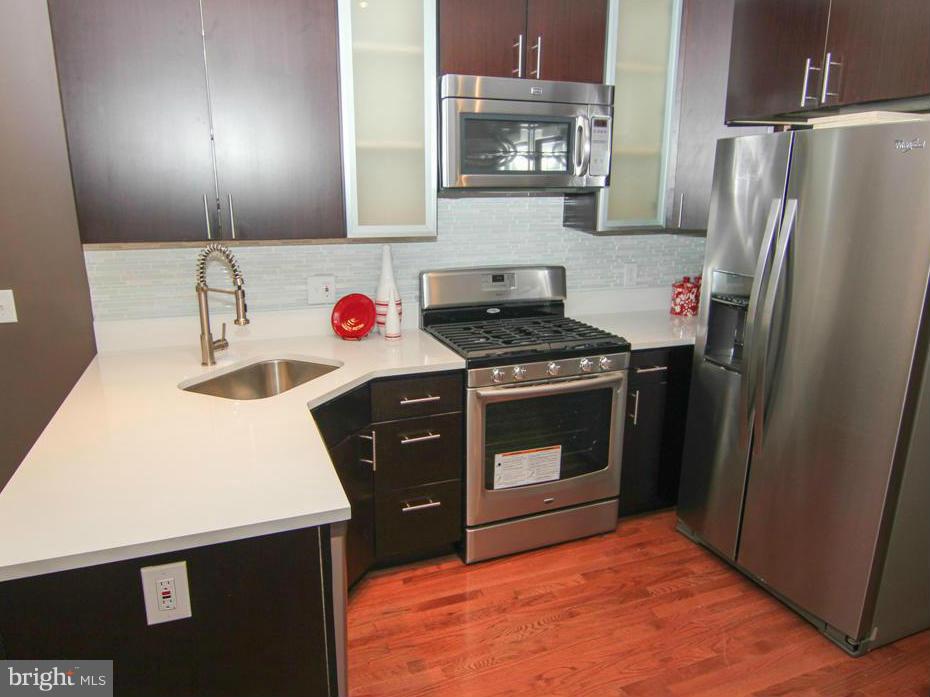 4325 Cortez Road Baltimore, MD 21225 - Photo 3 of 5 Kitchen