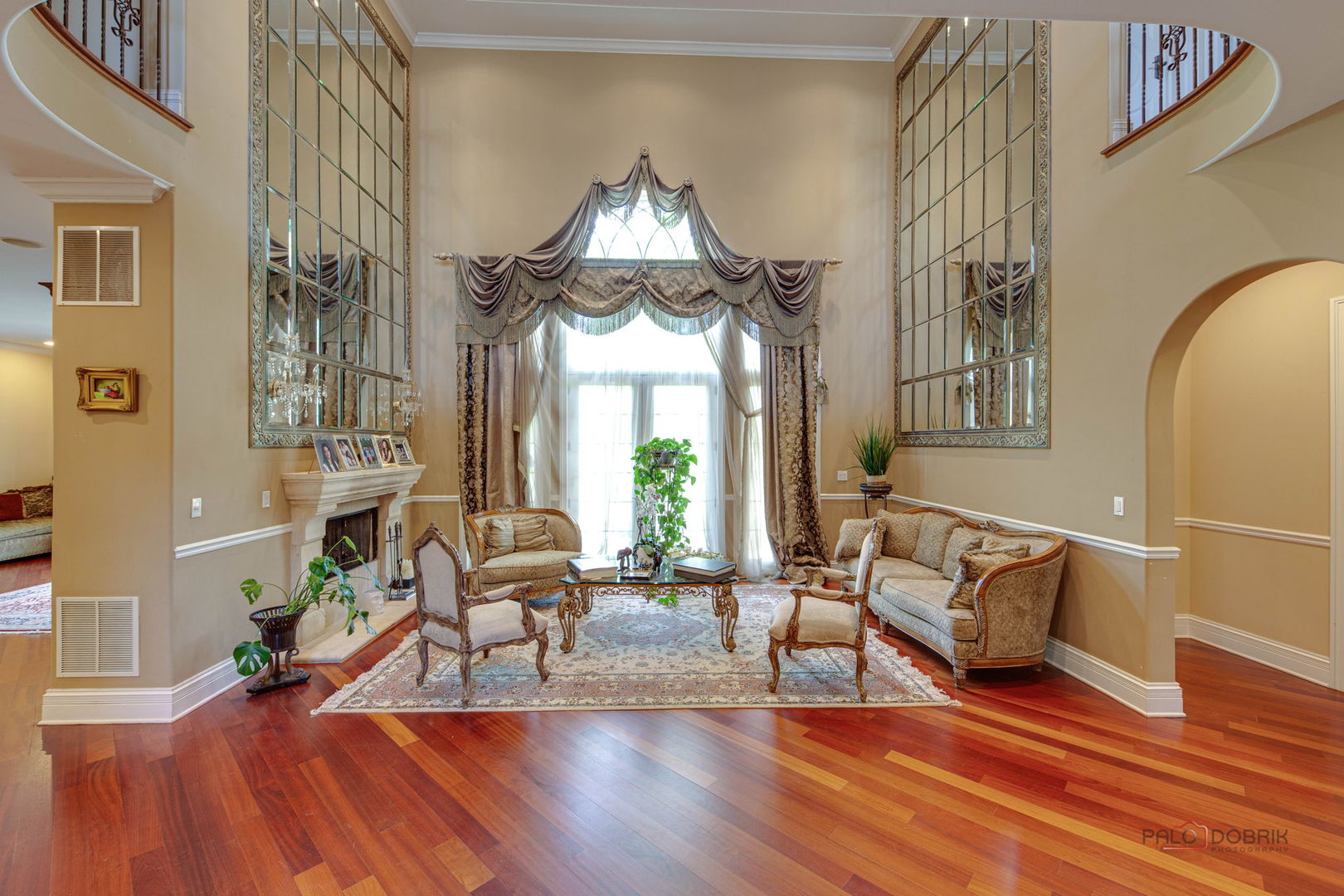 300 Red Oak Road Northbrook, IL 60062 - Photo 8 of 40 a living room with furniture a table and decor