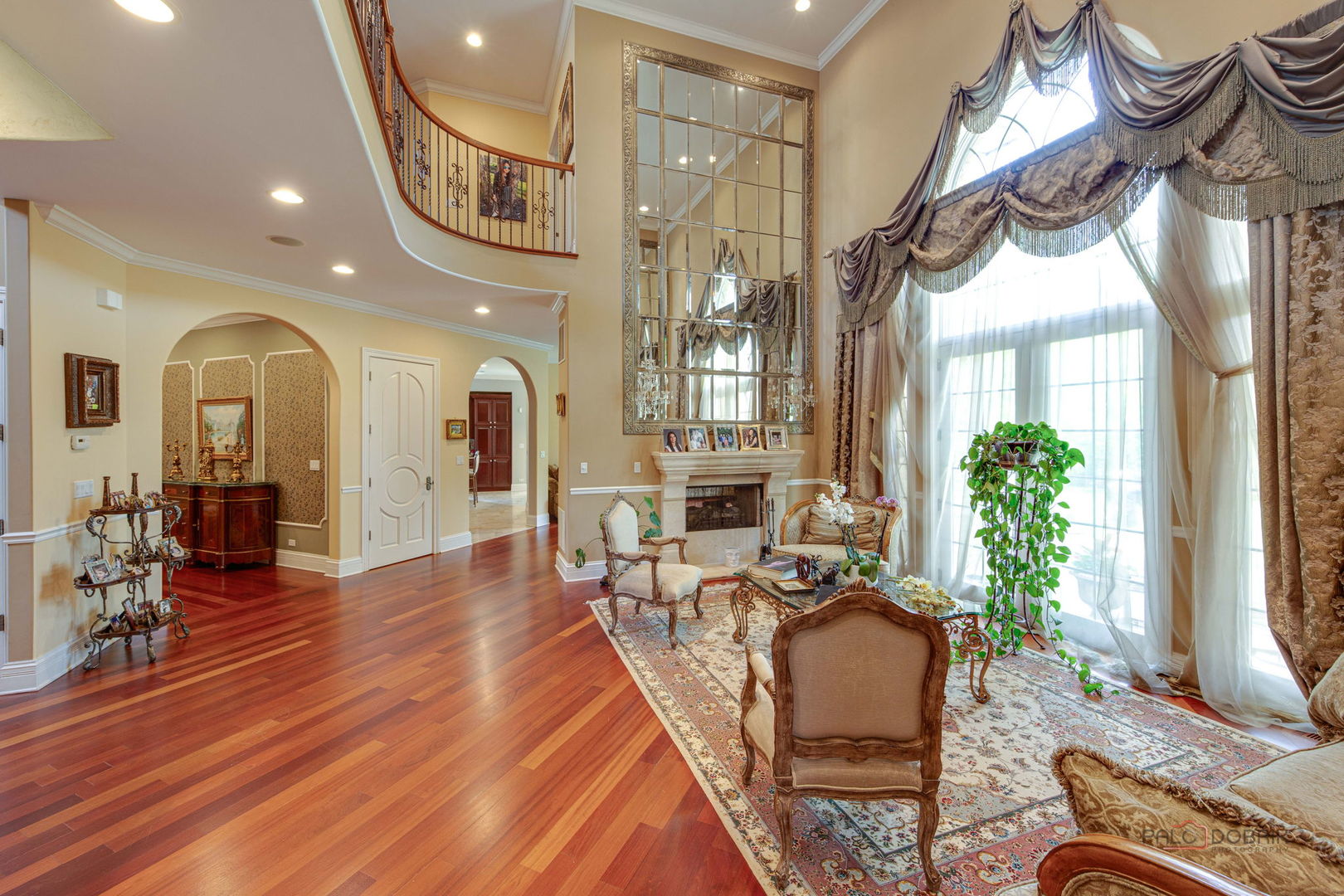 300 Red Oak Road Northbrook, IL 60062 - Photo 9 of 40 a living room with furniture a large window and wooden floor