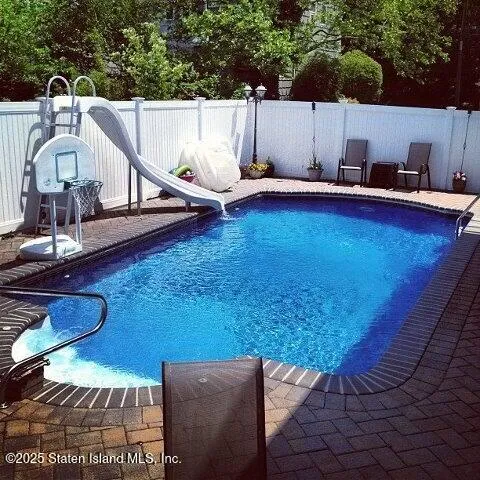 $1,290,000 | 116 Browning Avenue | Todt Hill