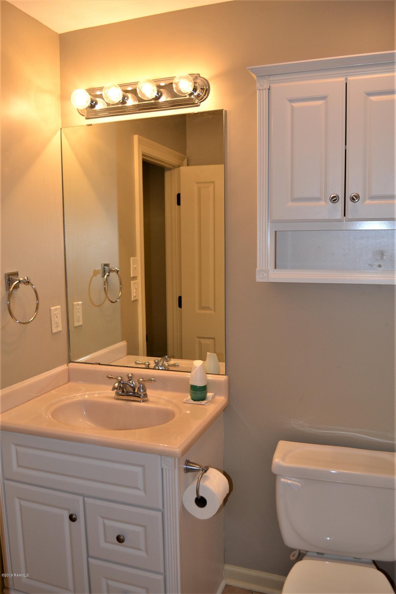 319 Artisan Road, Unit B Lafayette, LA 70508 - Photo 12 of 14