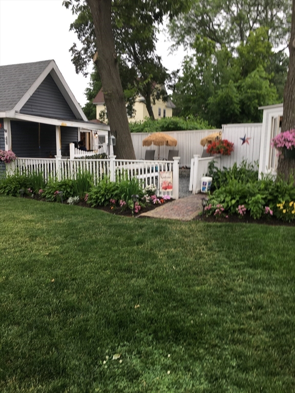 10 Dean Street Hudson, MA 01749 - Photo 23 of 40