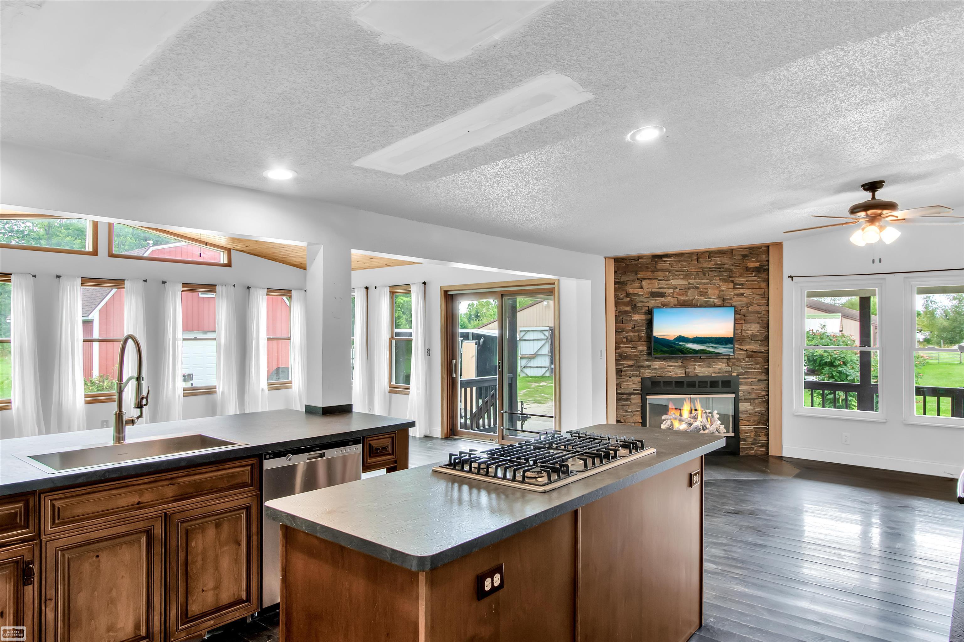 13145 Tibbets Road Memphis, MI 48041 - Photo 17 of 61
