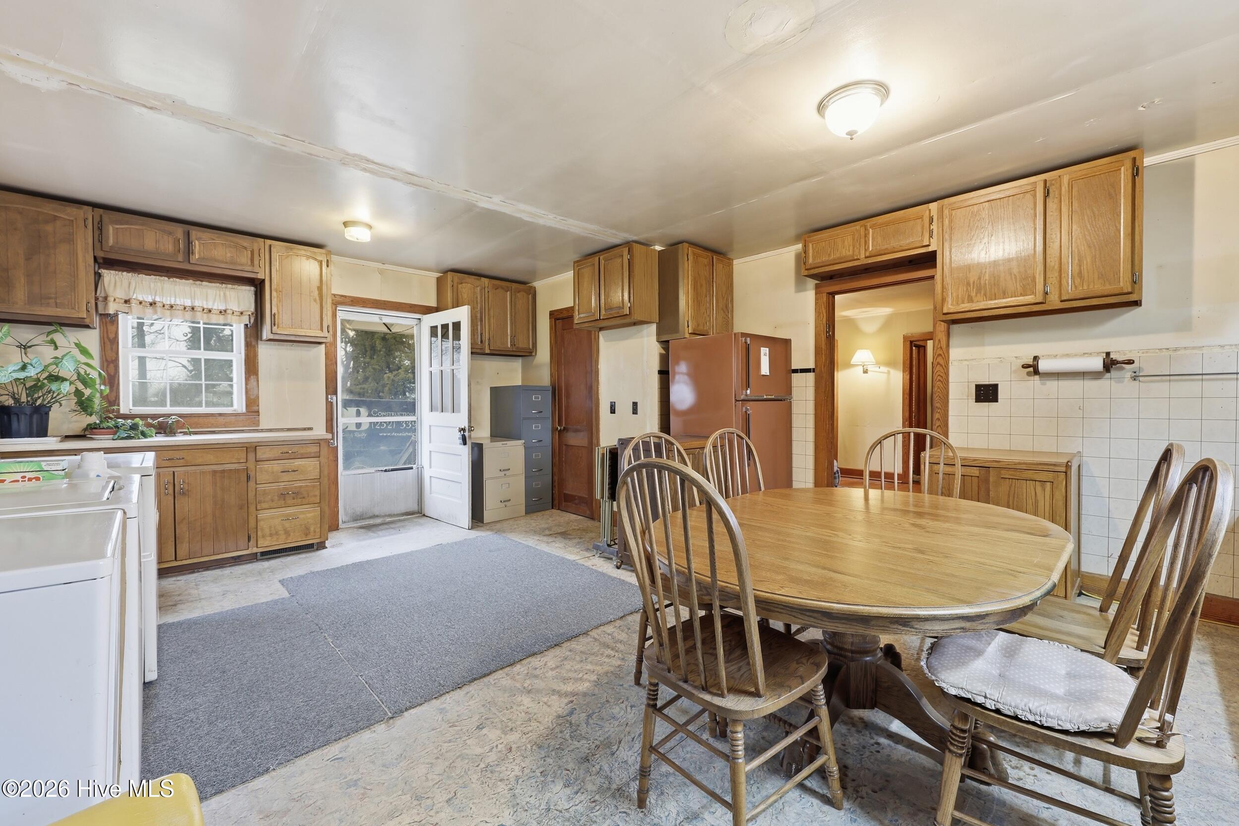 2407 Peartree Road Elizabeth City, NC 27909 - Photo 3 of 34 2407 Peartree Road view of entire kitche