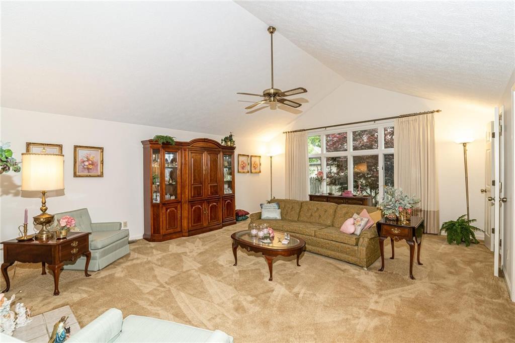 12564 Brompton Road Carmel, IN 46033 - Photo 4 of 28 Gallery Image 4