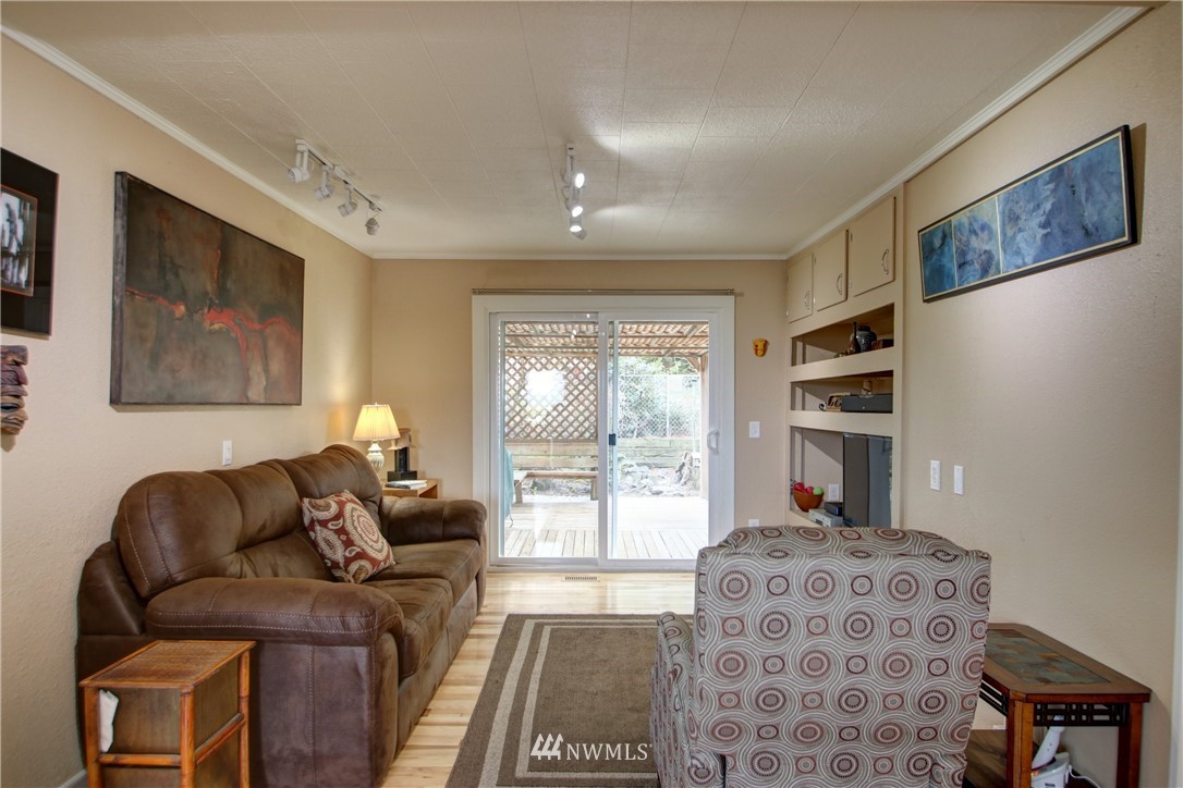 803 38th Street Anacortes, WA 98221 - Photo 13 of 25 Gallery Image 13