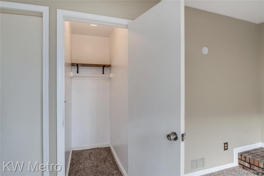 6574 North Gulley Road Dearborn Heights, MI 48127 - Photo 14 of 22