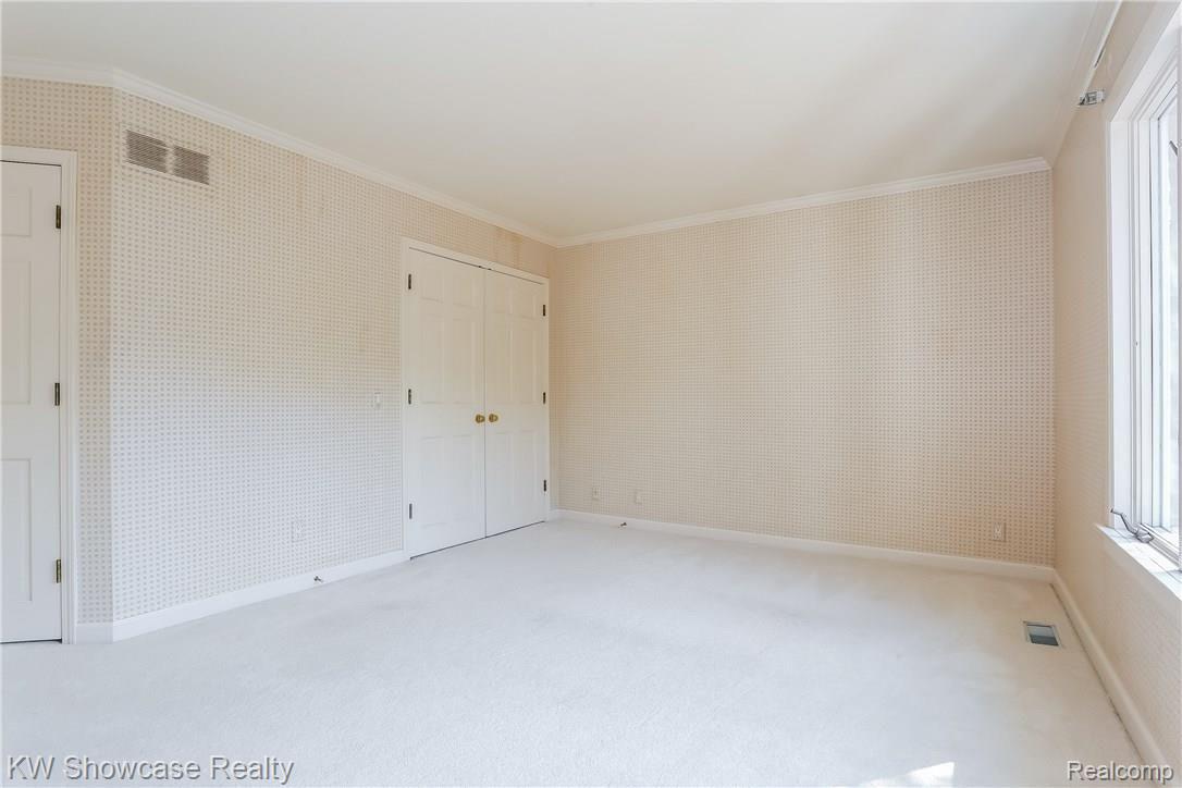 1900 East Vly Road Bloomfield Hills, MI 48304 - Photo 44 of 68 Upper Front Bedroom