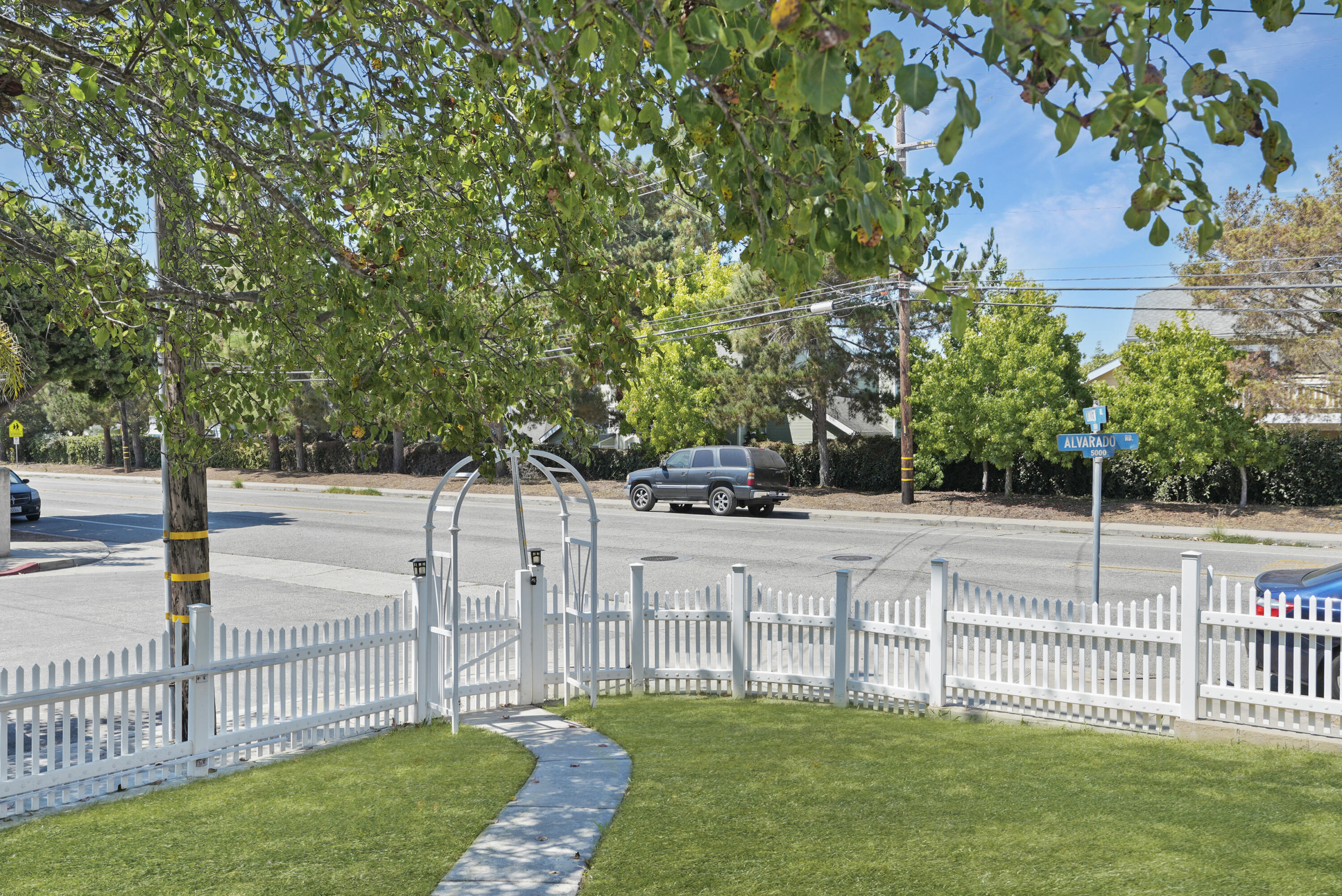 5004 Alvarado Road Carpinteria, CA 93013 - Photo 3 of 19 A2