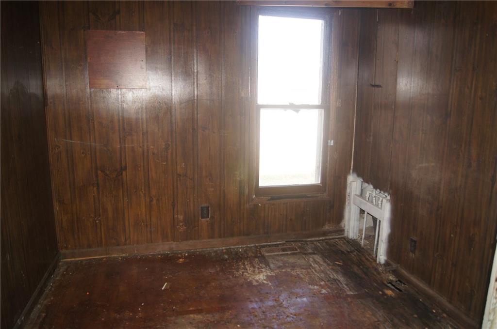 706 Reed Street Columbus, IN 47201 - Photo 12 of 26 Gallery Image 12