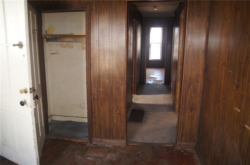 706 Reed Street Columbus, IN 47201 - Photo 13 of 26 Gallery Image 13
