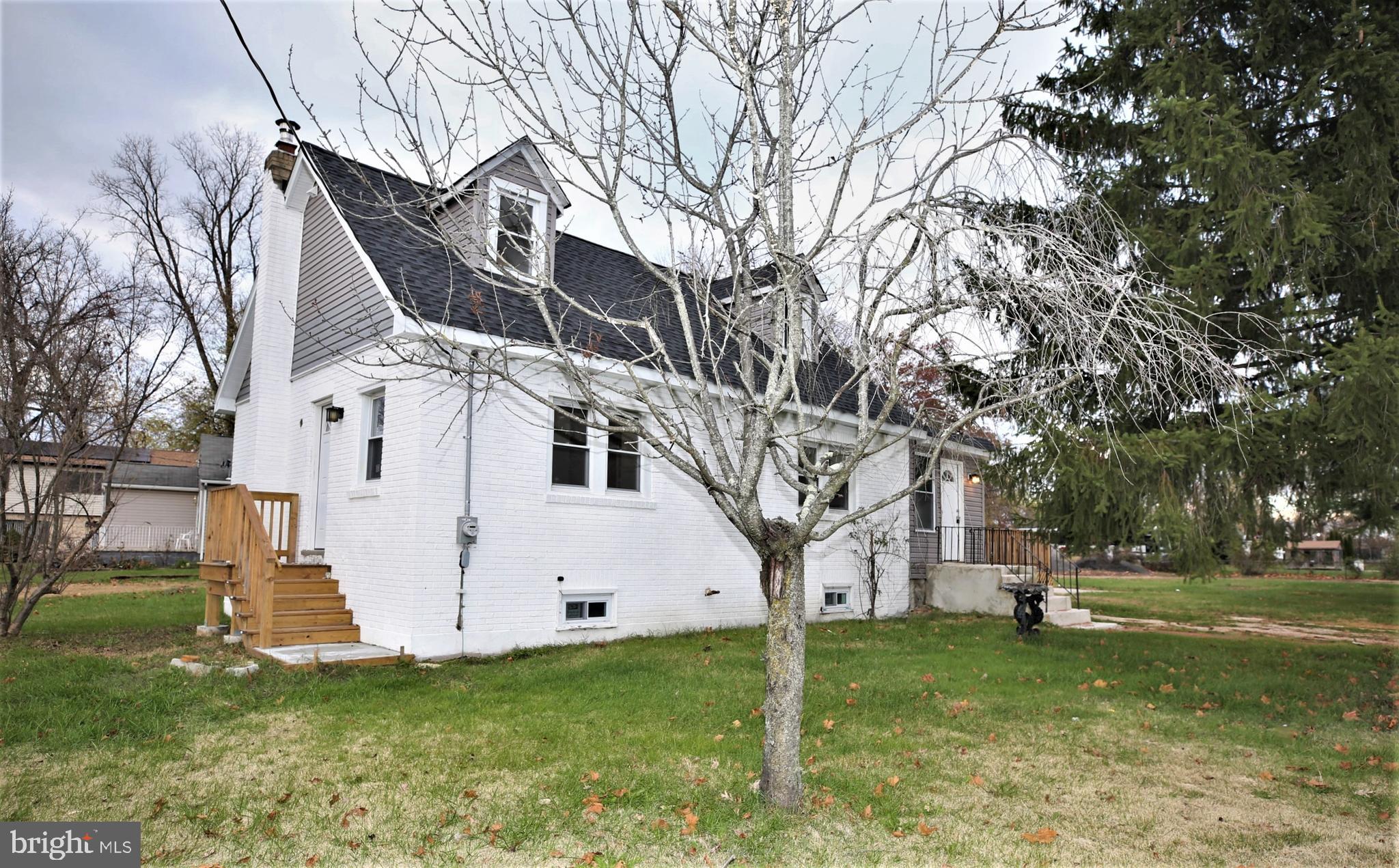 424 Pitman Avenue Hamilton, NJ 08610 - Photo 3 of 37