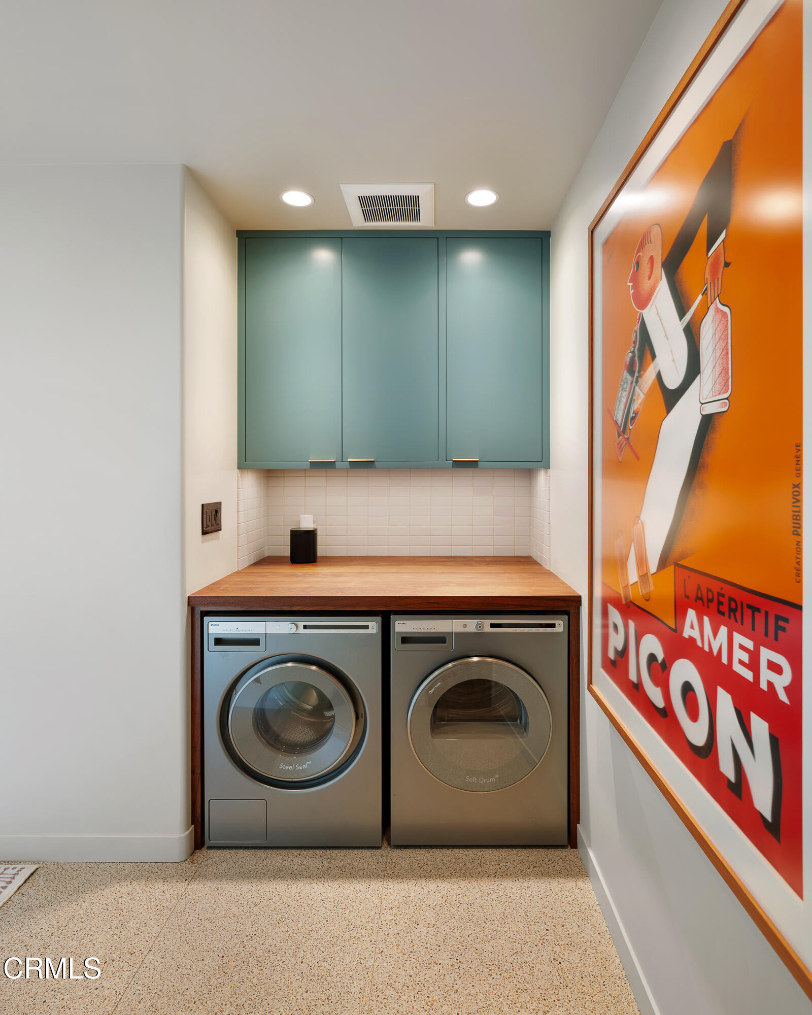 3312 Thorndale Road Pasadena, CA 91107 - Photo 34 of 48 a utility room with dryer and washer